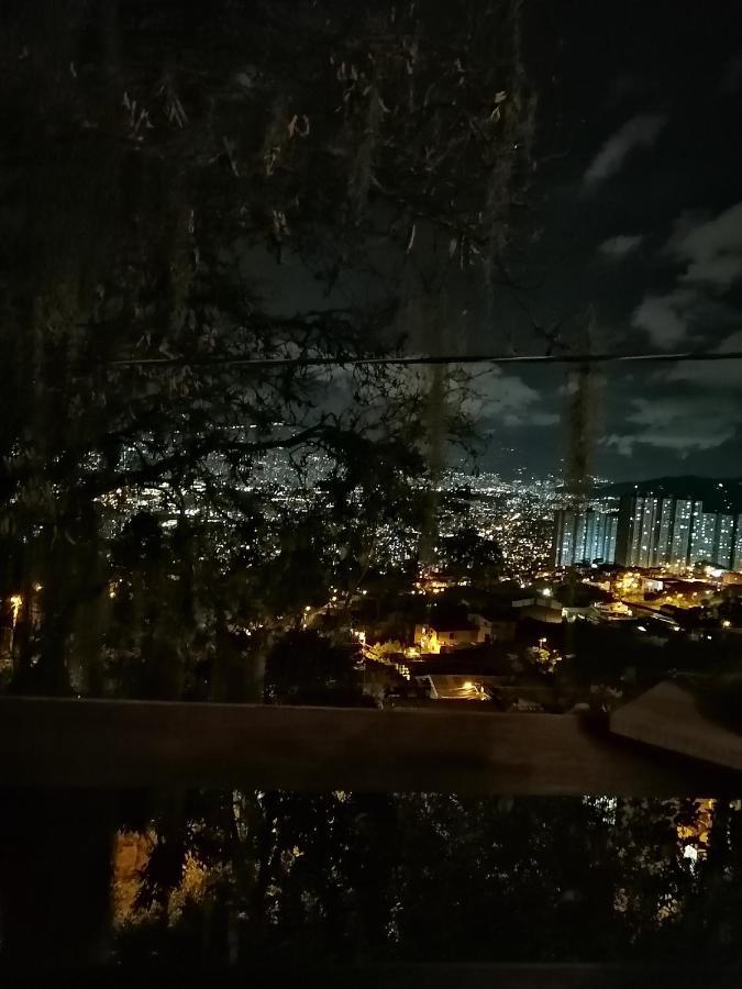 לינה וארוחת בוקר מדיין Eco Hostal Casa La Juana מראה חיצוני תמונה